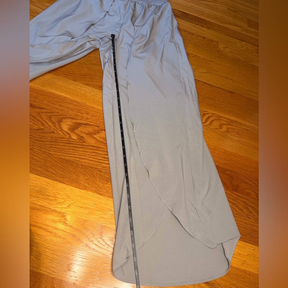 Halara Wide Leg Athletic Pants Small Gray Flowy High Rise Tulip Hem - Picture 11 of 12